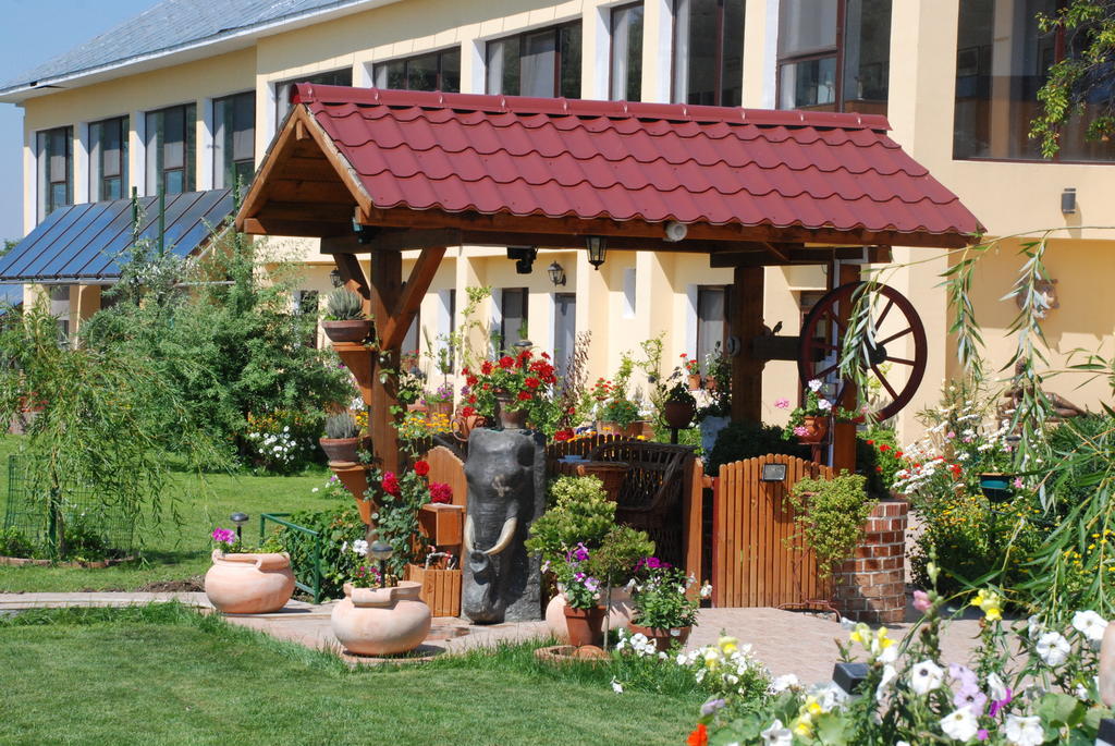 Villa Giulia Islaz Exteriör bild
