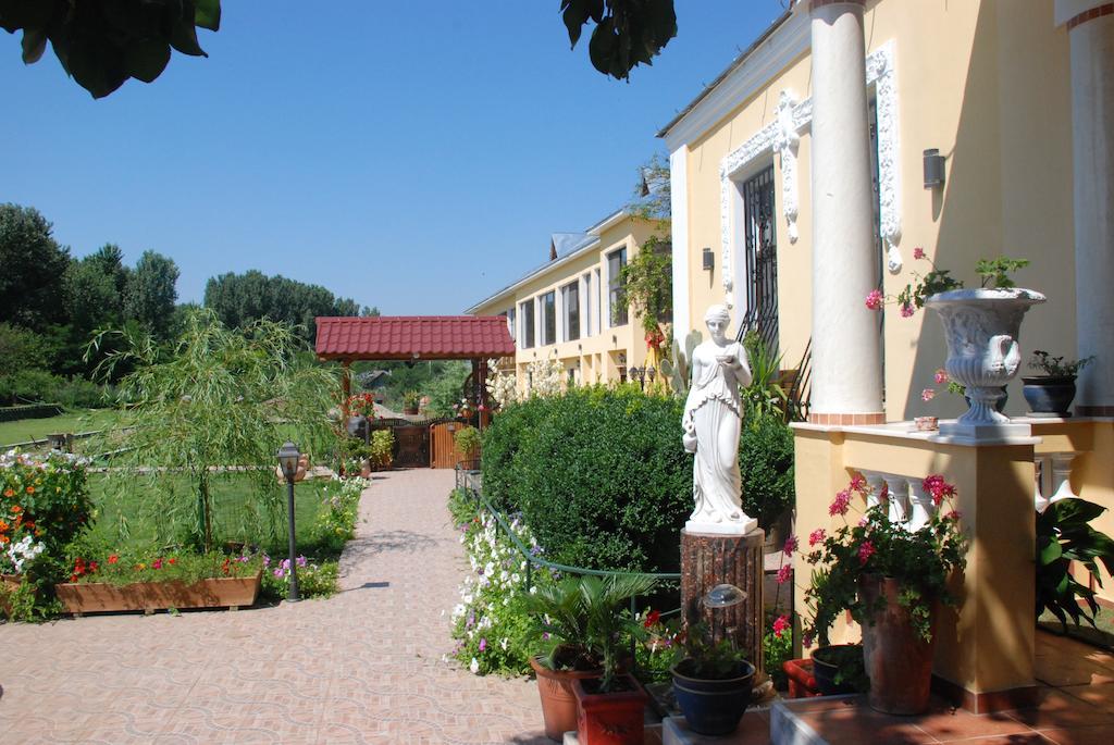Villa Giulia Islaz Exteriör bild