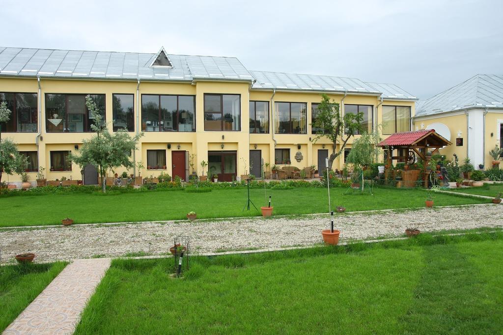 Villa Giulia Islaz Exteriör bild